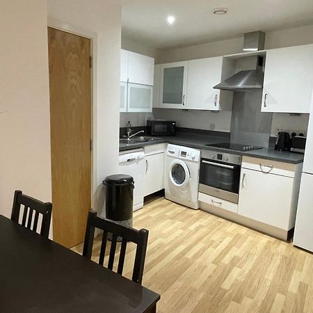 Entire Town Centre 2 Bedroom Apartment Very Close To Beach Bournemouth Buitenkant foto